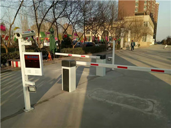 智能道闸系统.jpg